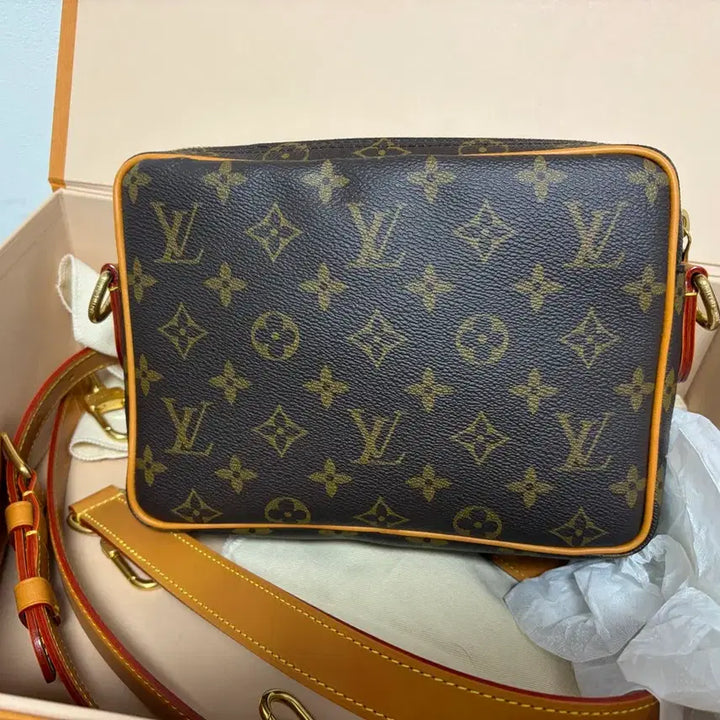 [BUNJANG] Louis Vuitton Nil M14016 Bag / 루이비통 닐 M14016 새상품급 판매합니다.