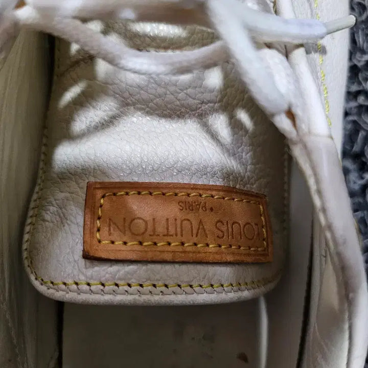 [BUNJANG] Louis Vuitton White Sneakers / 루이비통 화이트 스니커즈 운동화