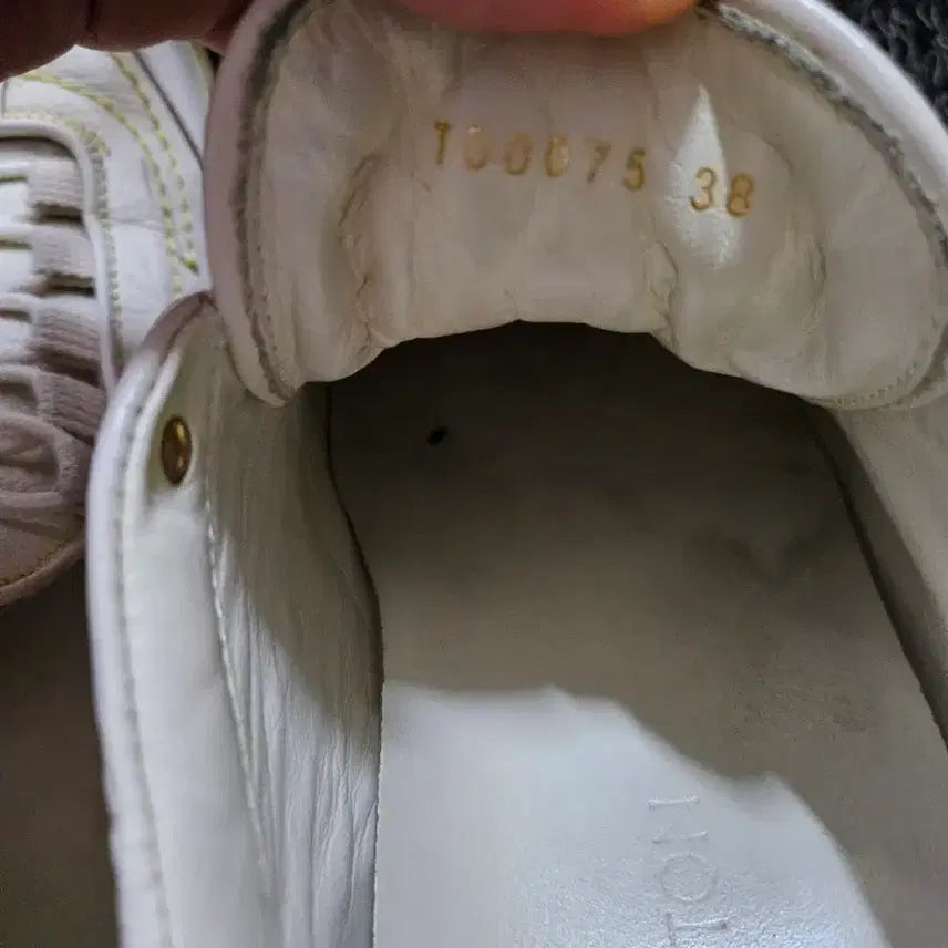 [BUNJANG] Louis Vuitton White Sneakers / 루이비통 화이트 스니커즈 운동화