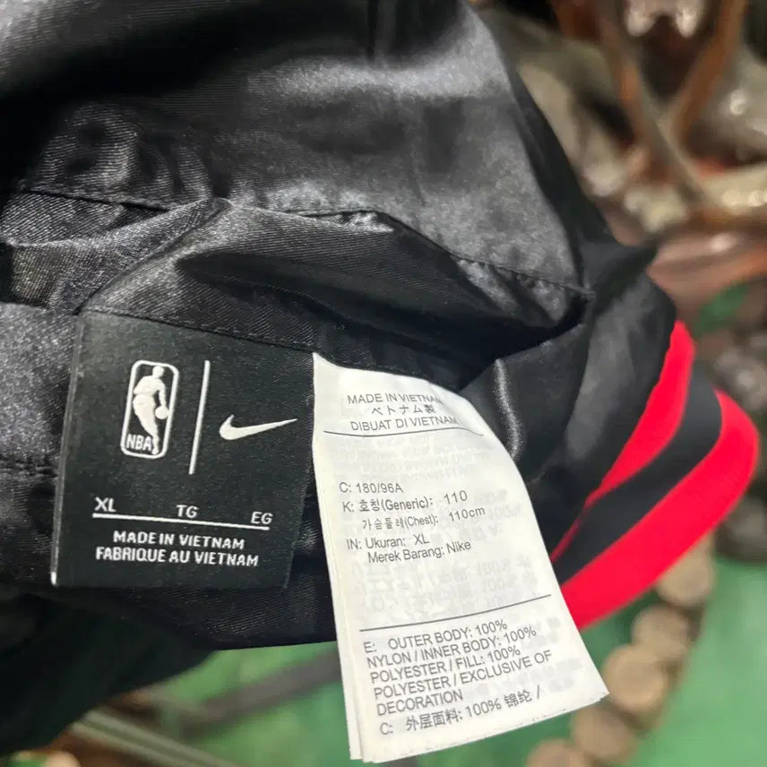 [BUNJANG] Nike Chicago Bulls Courtside Reversible Jacket / 나이키(Nike) 시카고 불스 코트사이드 NBA 리버시블 자켓