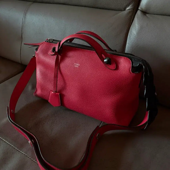 [BUNJANG] Fendi By The Way Medium Red / 펜디 바이더웨이 미듐 레드