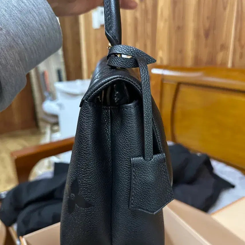 [BUNJANG] Louis Vuitton Madeleine MM Bag / 루이비통 마들렌 MM 미사용 새상품 영수증 O 정가구매