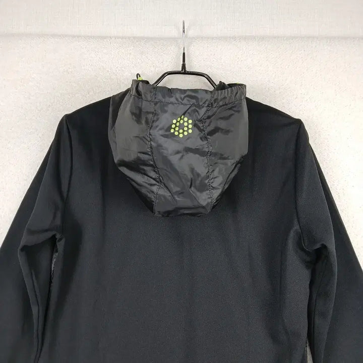 [BUNJANG] Puma Black/Fluorescent Green Half-Zip Windbreaker (Size 90) / 푸마 여성 블랙/형광색 후드 바람막이 반집업 티셔츠(90)