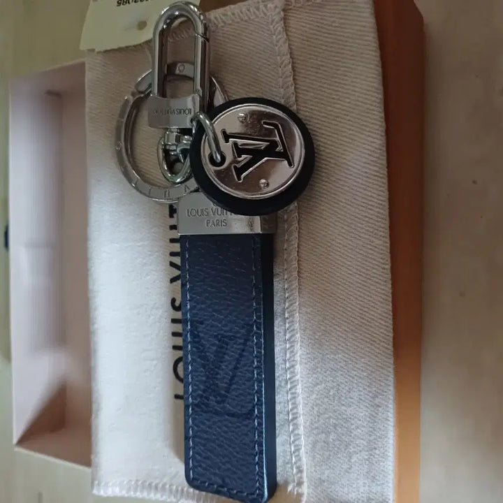 [BUNJANG] Louis Vuitton Leather Keyring / 루이비통 블랙 가죽 키링
