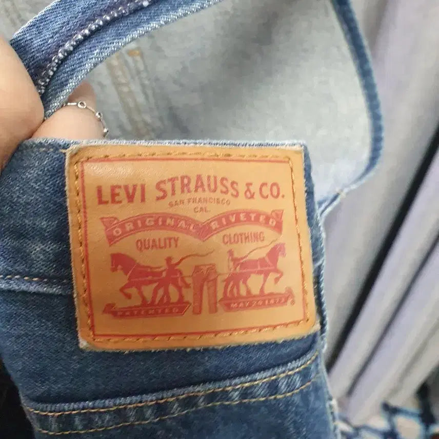 [BUNJANG] YooA Alpaca Cardigan / M리바이스 멜빵 데님