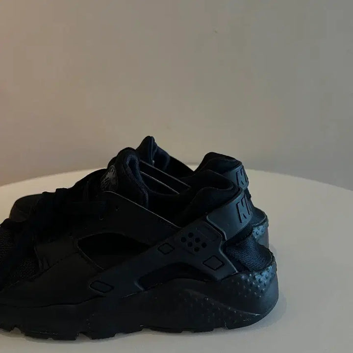 [BUNJANG] Nike Huarache Run (GS) 'Triple Black' Shoes / (230) 나이키 허라취 런 (GS) '트리플 블랙' (654275-01