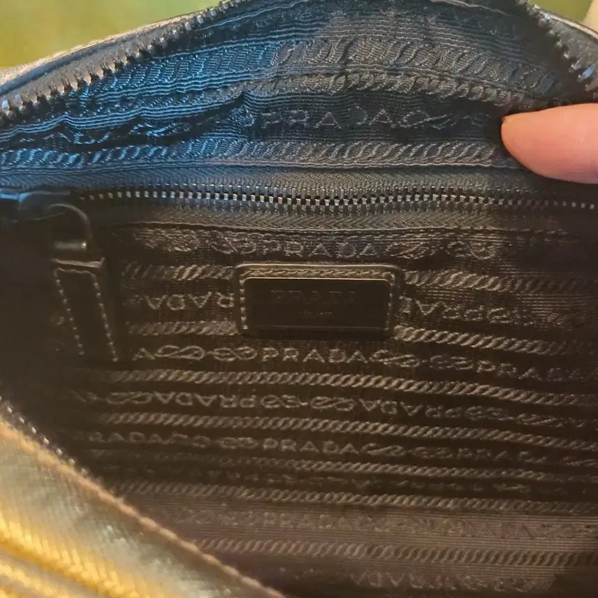 [BUNJANG] Prada Gold Leather Shoulder Bag / 프라다 금색 가죽 숄더백