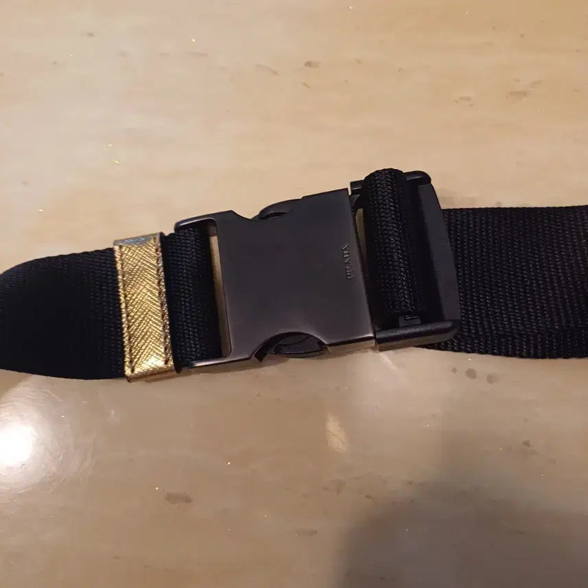 [BUNJANG] Prada Gold Leather Shoulder Bag / 프라다 금색 가죽 숄더백