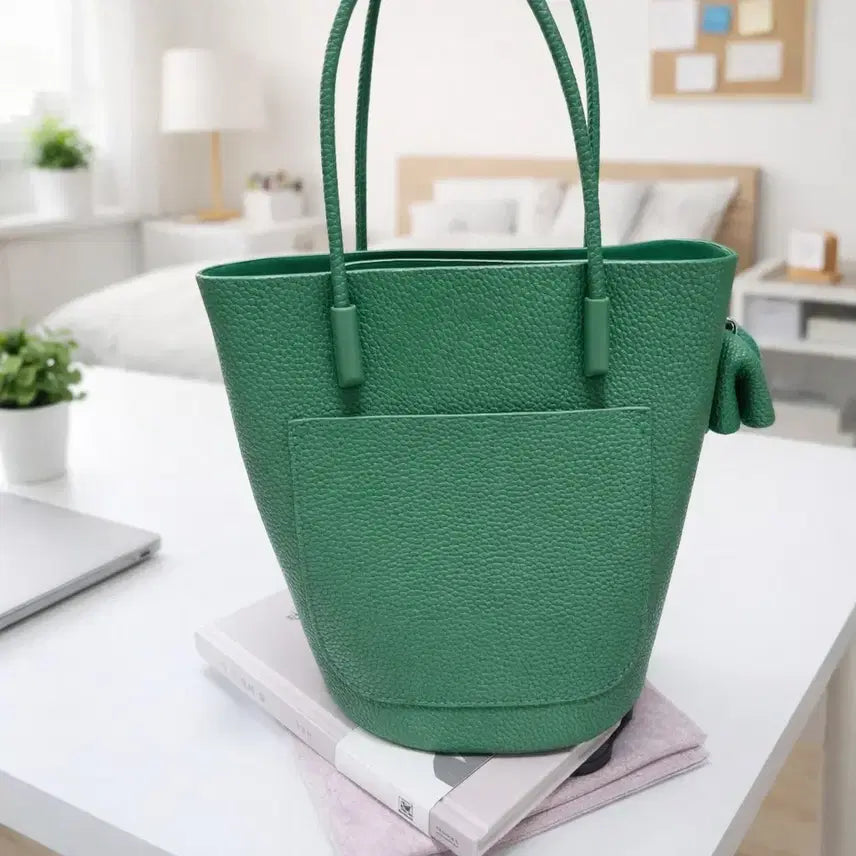 [BUNJANG] Genuine Leather Mini Bucket Bag with Elephant Charm / (무배)소가죽 미니 버킷백