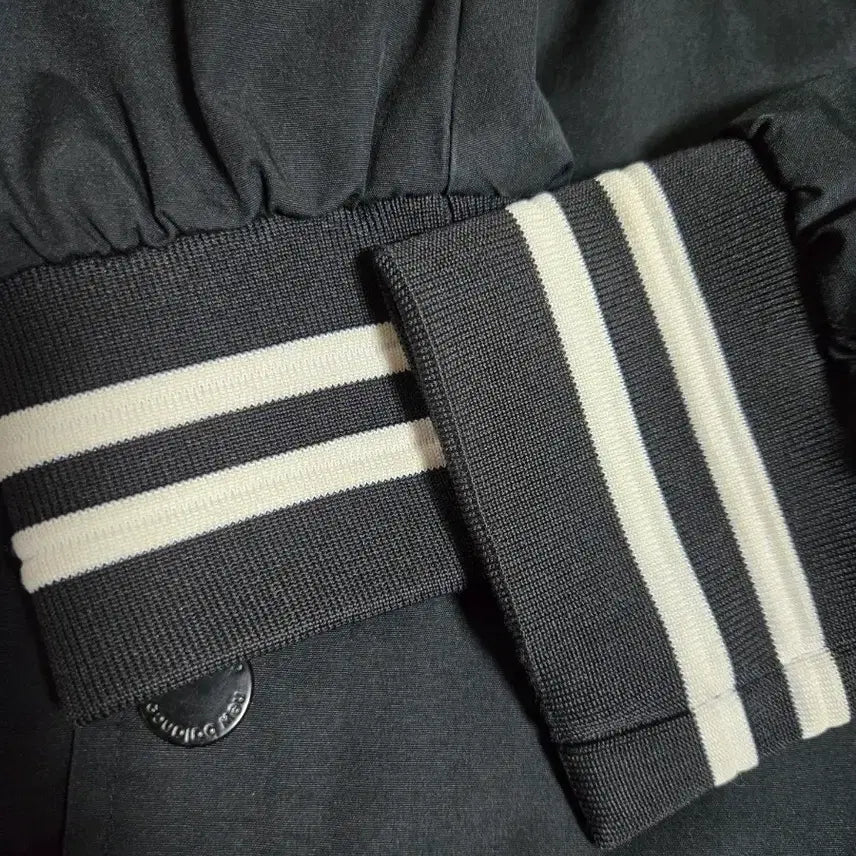 [BUNJANG] New Balance Black Coach Jacket / 뉴발란스 블랙 코치 자켓