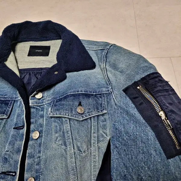 [BUNJANG] All(H)ours Denim Bomber Jacket / 올라이츠 데님봄버 패딩자켓 폴1291