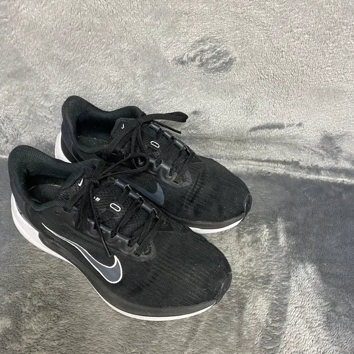 [BUNJANG] Nike Sneakers 240 / 나이키 운동화 240