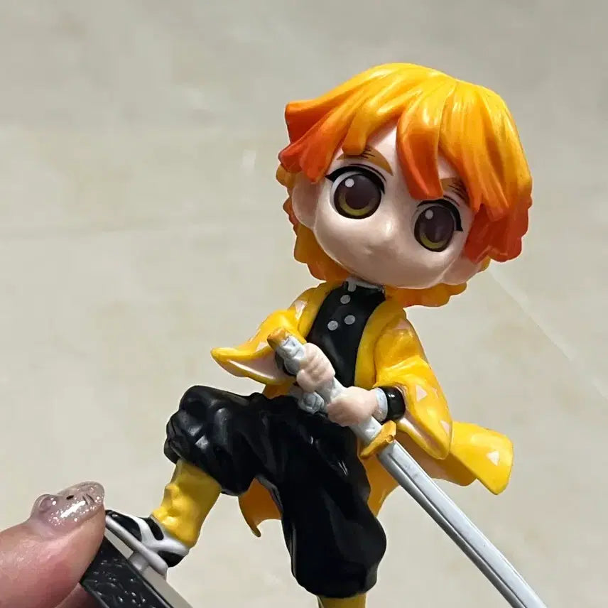 [BUNJANG] Demon Slayer Zenitsu Hidden Toy Gacha Figure / 가챠 귀칼 귀멸의칼날 젠이츠 피규어