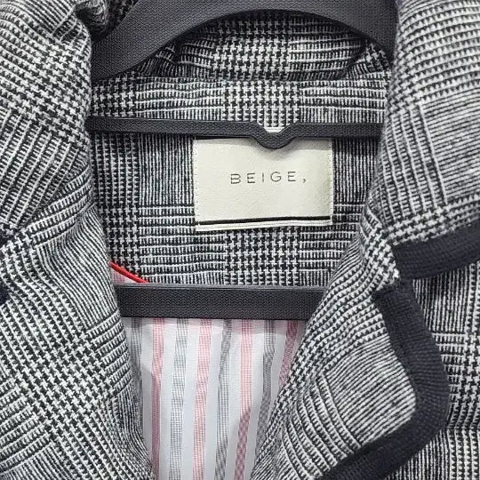 [BUNJANG] Beige Check Quilted Jacket / Beige 베이지 체크 퀼팅 자켓