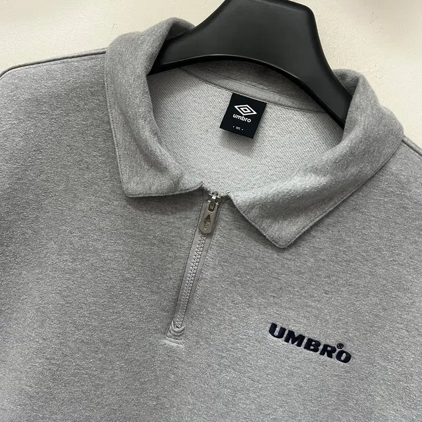[BUNJANG] Umbro Essential Collar Half-Zip Sweatshirt 105 / 엄브로 에센셜 카라 하프집업 맨투맨 105