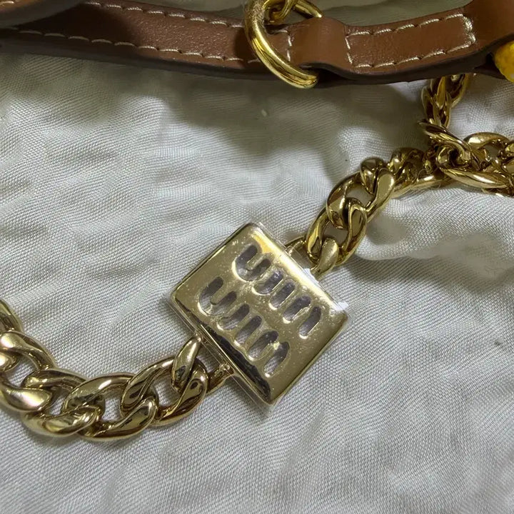 [BUNJANG] Miu Miu Code Keyring Trick Bag / 미우미우 코드 키체인 트릭 백꾸