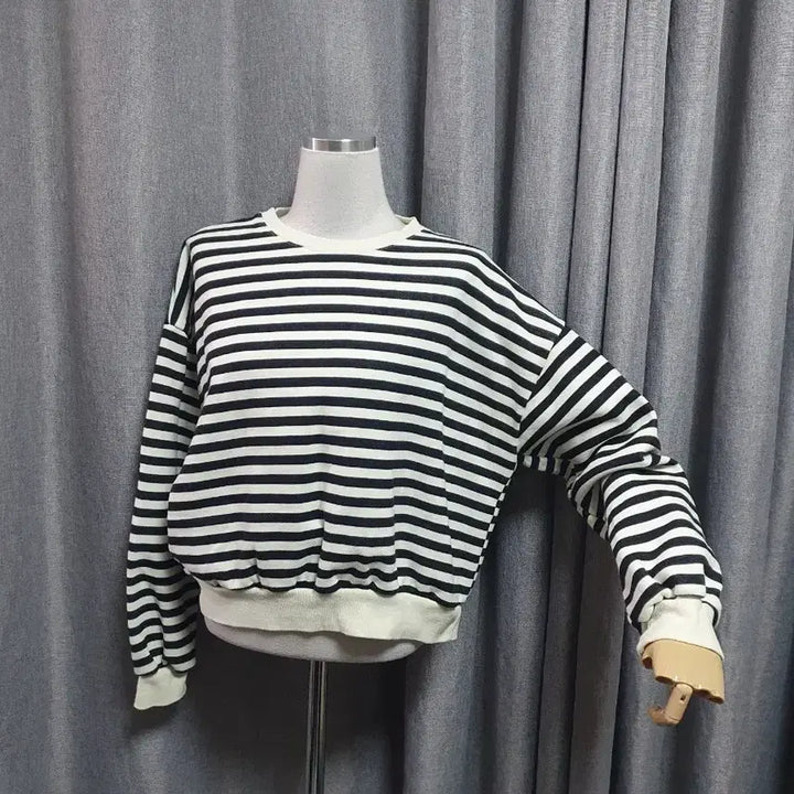 [BUNJANG] Striped Sweatshirt / 기모 스트라이프 맨투맨