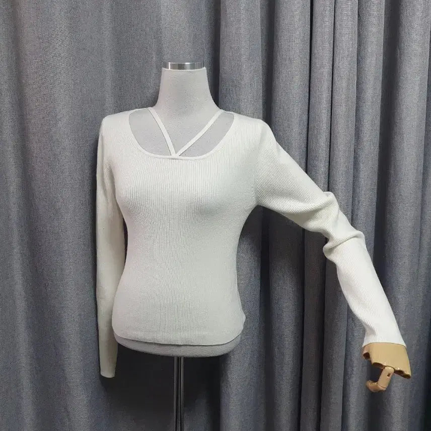 [BUNJANG] White Long Sleeve / 숄더디테일 화이트 롱슬리브