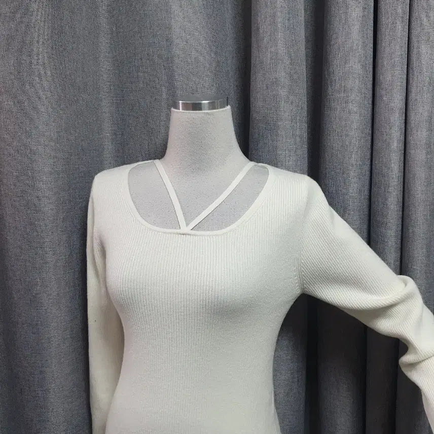 [BUNJANG] White Long Sleeve / 숄더디테일 화이트 롱슬리브