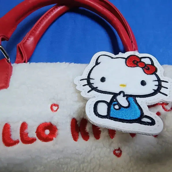 [BUNJANG] Sanrio Hello Kitty Pompom Bag / 산리오 헬로키티 뽀글이 가방