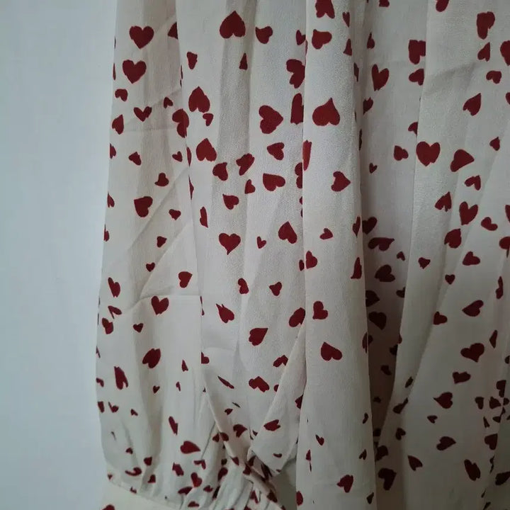 [BUNJANG] Heart Pattern Collar Blouse / 하트 패턴 카라 블라우스55~66