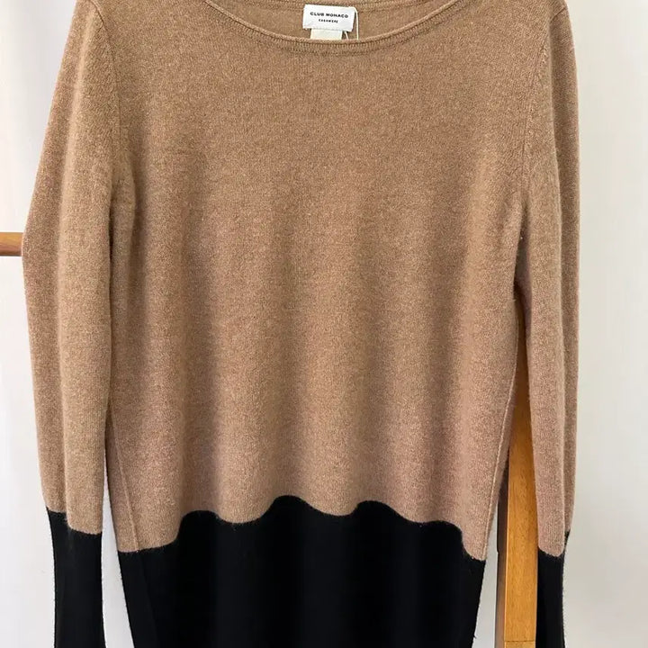 [BUNJANG] Club Monaco Cashmere Sweater (Beige/Black, Size S) / 클럽모나코 캐시미어100 스웨터 베이지/블랙(사이즈S)