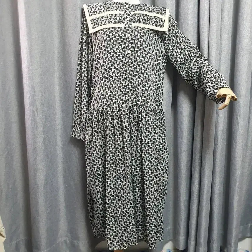 [BUNJANG] Maxi Dress with Waist Tie and Big Collar / 허리끈 빅카라 맥시원피스