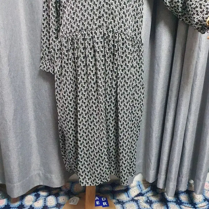 [BUNJANG] Maxi Dress with Waist Tie and Big Collar / 허리끈 빅카라 맥시원피스