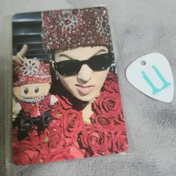[BUNJANG] G-Dragon Concert Photocard + Pick / 지드래곤 콘서트 포카+피크