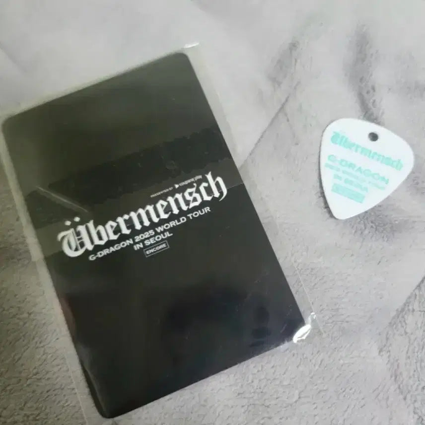 [BUNJANG] G-Dragon Concert Photocard + Pick / 지드래곤 콘서트 포카+피크