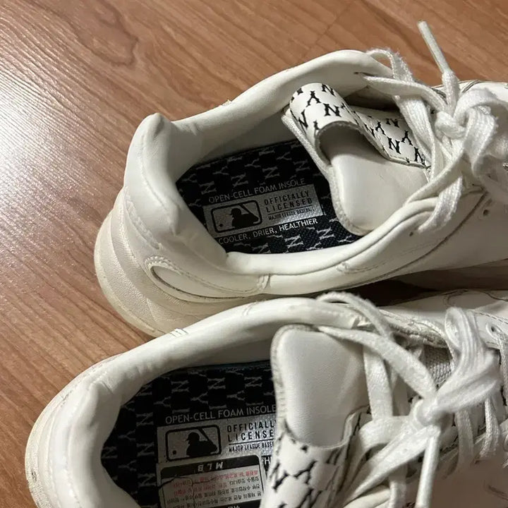 [BUNJANG] MLB NY Monogram Chunky Sneakers (240) / MLB 빅볼 청키 모노 LT NY 운동화 240