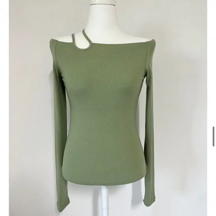 [BUNJANG] Two-Way Asymmetrical Off-Shoulder Ribbed Tee Olive Khaki / (새상품) 투웨이 언발 오프숄더 골지 티 올리브카키컬러