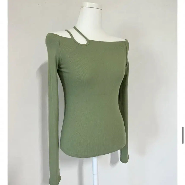 [BUNJANG] Two-Way Asymmetrical Off-Shoulder Ribbed Tee Olive Khaki / (새상품) 투웨이 언발 오프숄더 골지 티 올리브카키컬러