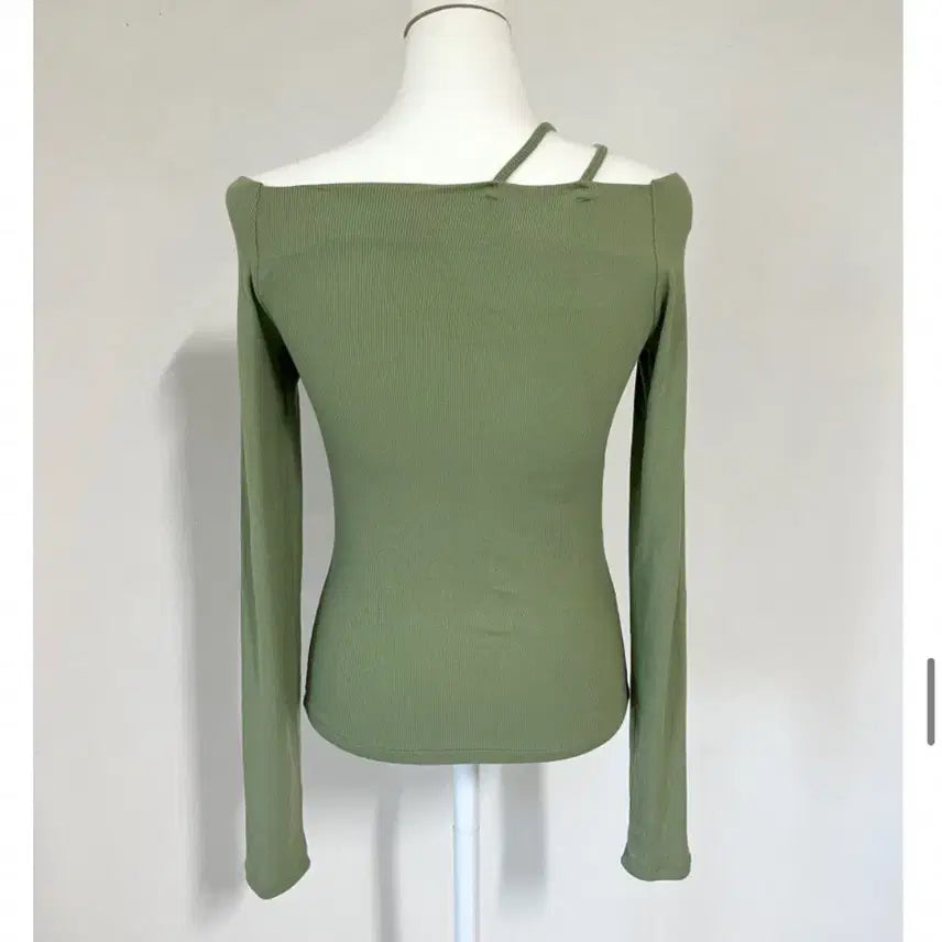 [BUNJANG] Two-Way Asymmetrical Off-Shoulder Ribbed Tee Olive Khaki / (새상품) 투웨이 언발 오프숄더 골지 티 올리브카키컬러