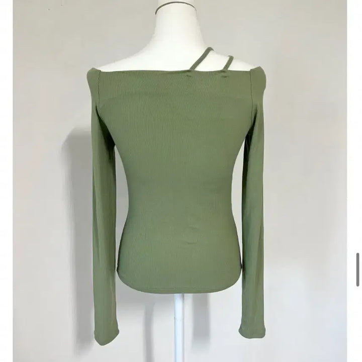 [BUNJANG] Two-Way Asymmetrical Off-Shoulder Ribbed Tee Olive Khaki / (새상품) 투웨이 언발 오프숄더 골지 티 올리브카키컬러