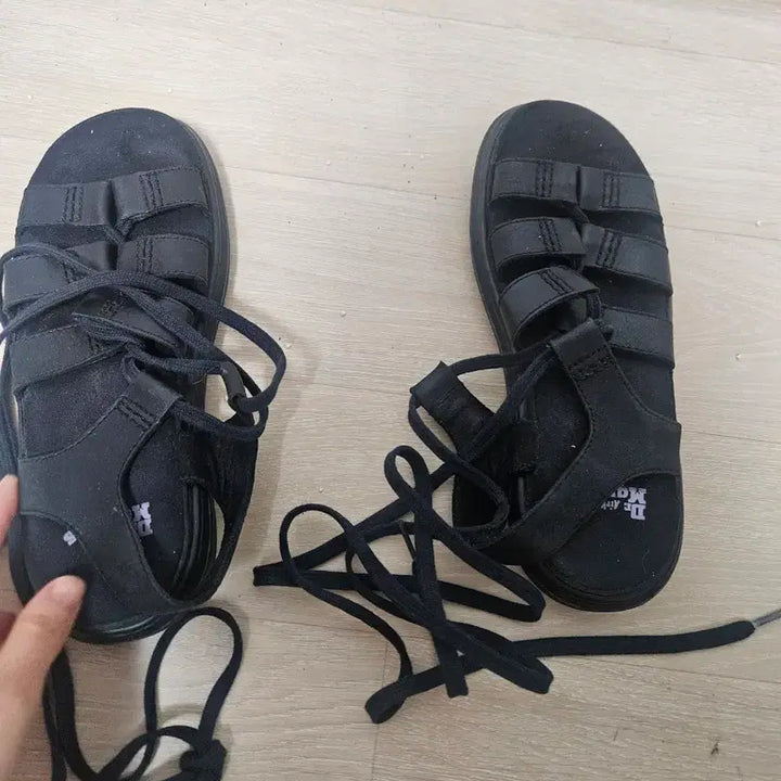 [BUNJANG] Dr. Martens Sunmi Christina Sandals / 닥터마틴 크리스티나 (UK4, 235mm, 선미 샌들)
