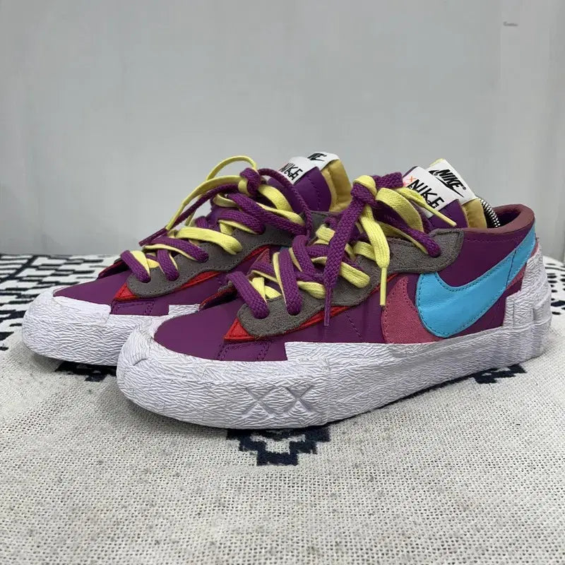 [BUNJANG] Nike Sacai KAWS Blazer Low Purple Sneakers 255 / 나이키 사카이 카우스 블레이저 로우 퍼플 스니커즈 255 E02198