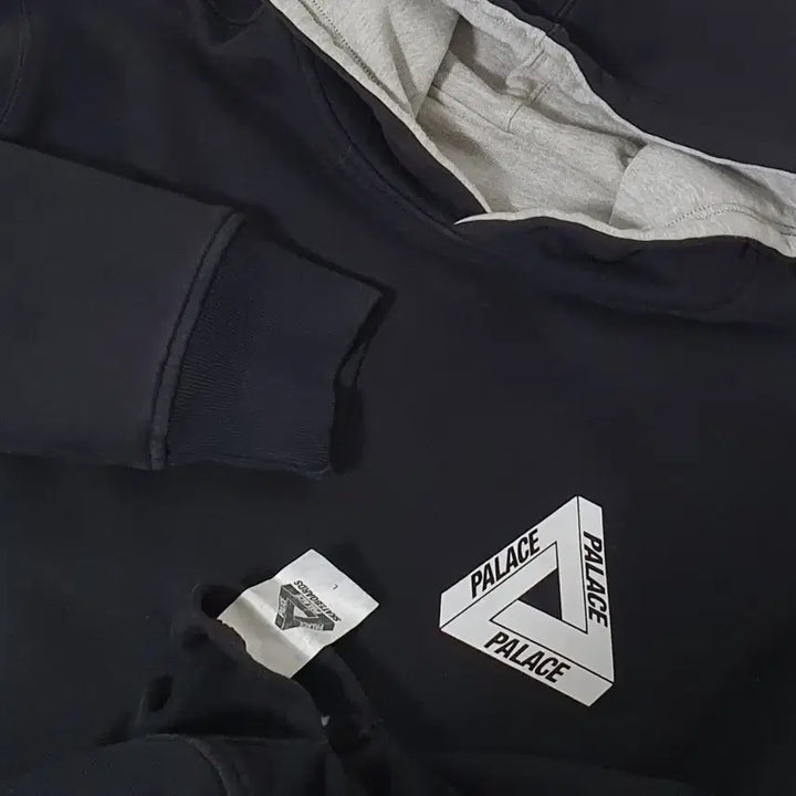 [BUNJANG] Palace Tri-Ferg Reversible Hoodie / No.26022005 팔라스 트라이버그 블랙 그레이 리버시블 후드티