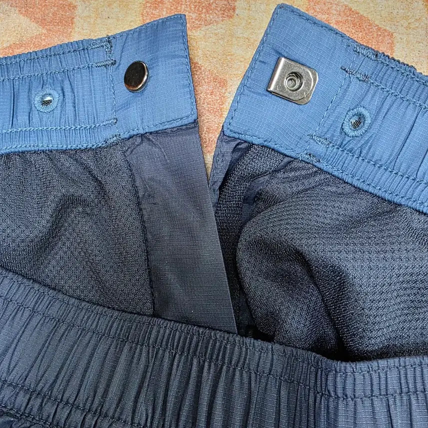 [BUNJANG] Discovery Navy Windbreaker Pants / 디스커버리 네이비 배색 바람막이 바지