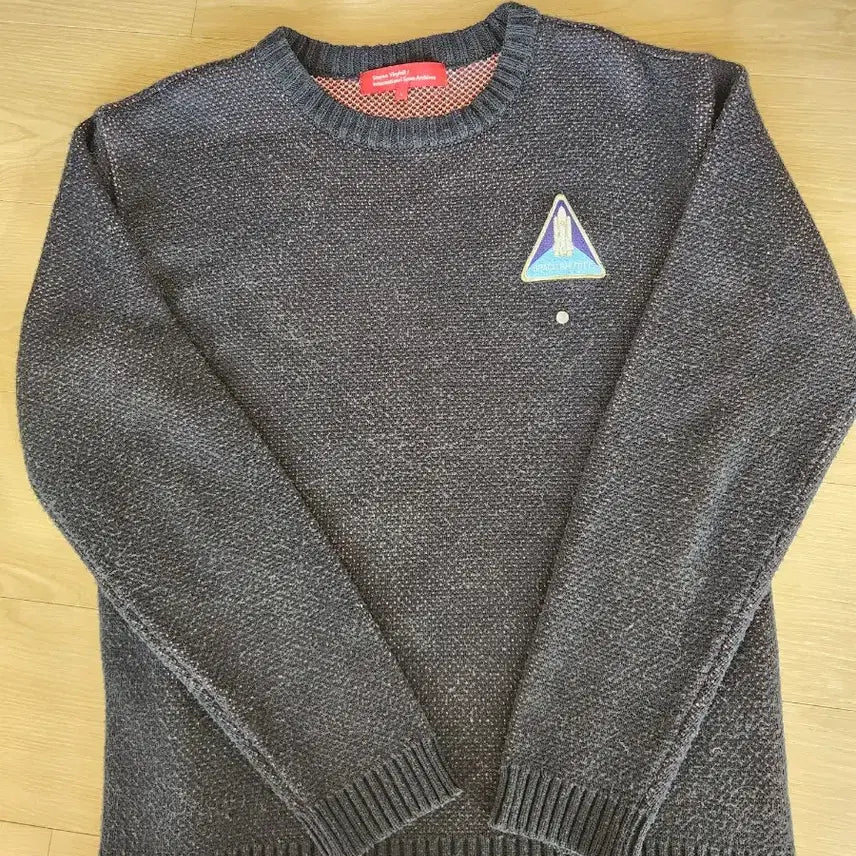 [BUNJANG] Stereo Vinyls Spacecraft Design Knit Sweater / 스테레오 바이널즈 스페이스 아카이브 맨투맨 L.우주선 디자인 니트 스웨터