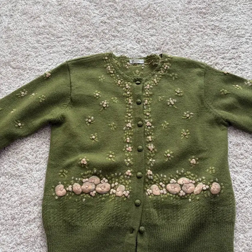 [BUNJANG] Vintage Embroidered Wool Cardigan / 일본 빈티지 자수 울 가디건 (고퀄리티 울 100%)