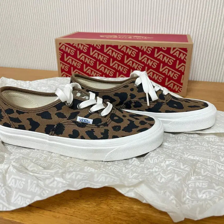 [BUNJANG] Vans 44DX Leopard Sneakers / 반스 44dx 레오파드 240 VN0A38ENVL0