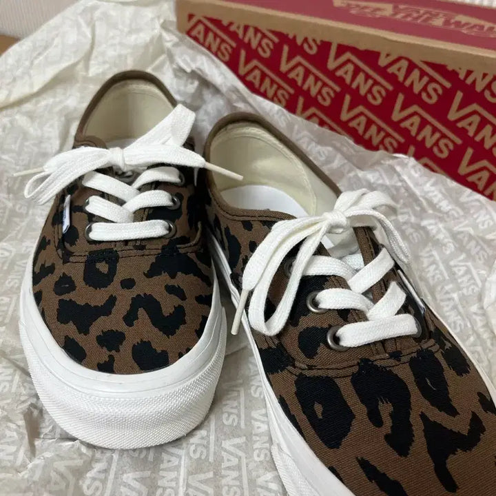 [BUNJANG] Vans 44DX Leopard Sneakers / 반스 44dx 레오파드 240 VN0A38ENVL0