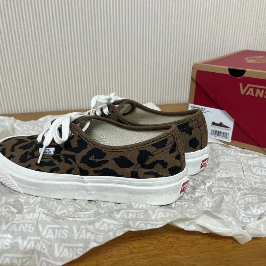 [BUNJANG] Vans 44DX Leopard Sneakers / 반스 44dx 레오파드 240 VN0A38ENVL0
