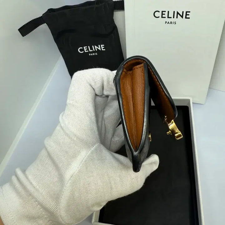 [BUNJANG] Celine Triomphe Card Wallet Brown Full Package / [S급/정품]셀린느 트리오페 카드지갑 브라운 풀박스