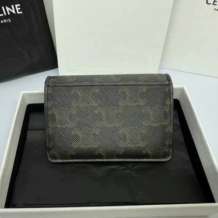 [BUNJANG] Celine Triomphe Card Wallet Brown Full Package / [S급/정품]셀린느 트리오페 카드지갑 브라운 풀박스