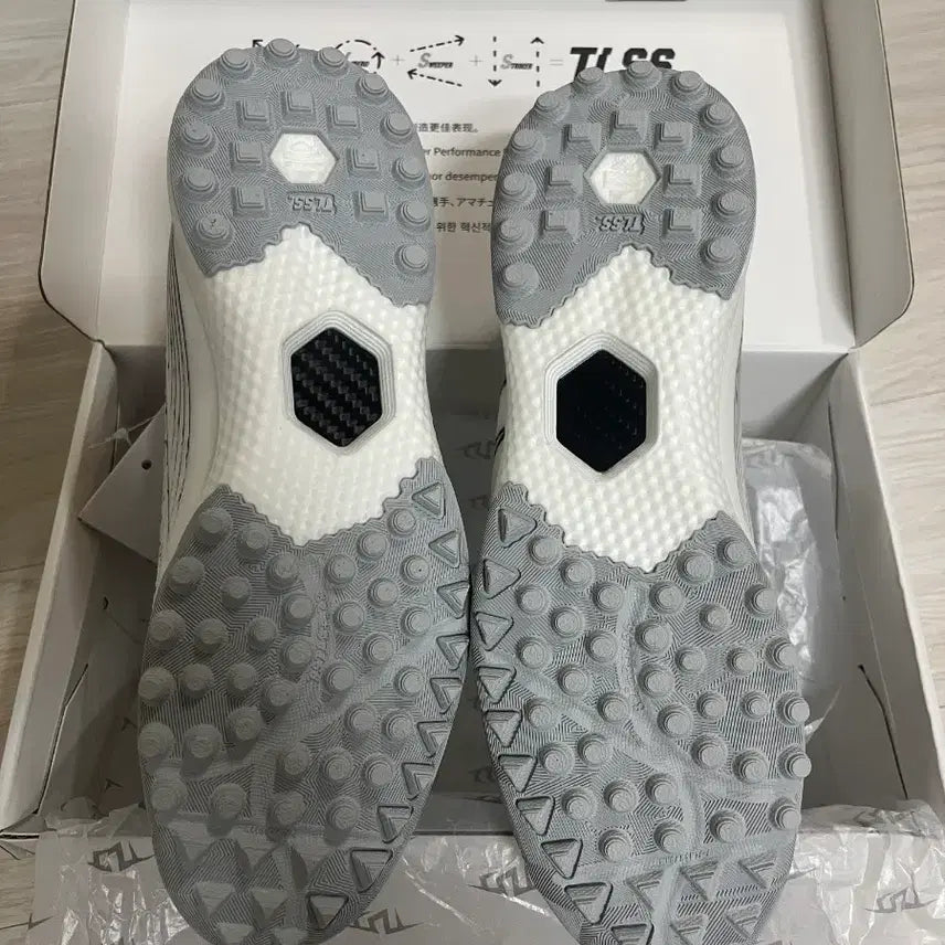 [BUNJANG] TLS Striker UL TF Futsal Shoes / tlss 스트라이커 ul tf 250 풋살화