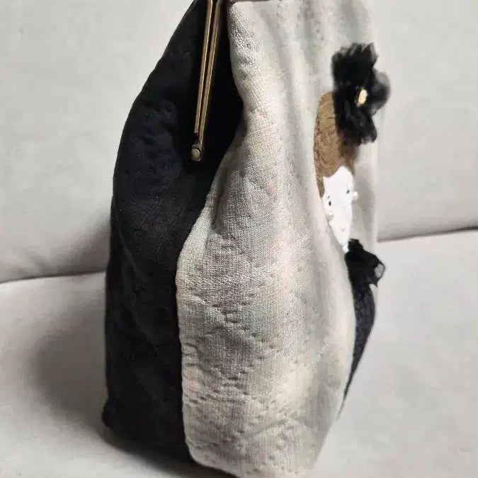 [SOLD OUT] 퀼팅 자수 여성 가방 앤틱 스타일