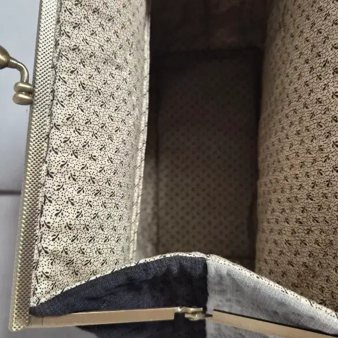 [SOLD OUT] 퀼팅 자수 여성 가방 앤틱 스타일