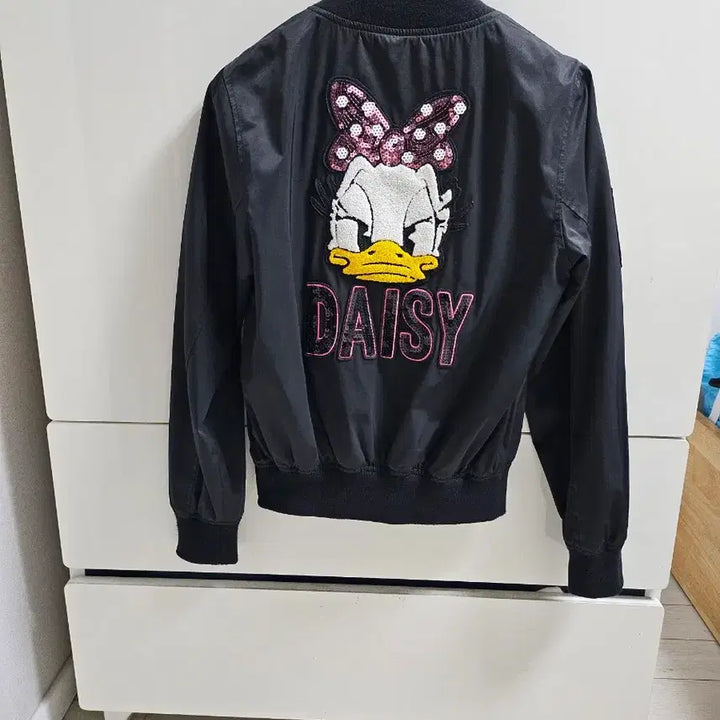 [BUNJANG] EGOIST Daisy Duck Collaboration Limited Edition Jumper (Near Mint Condition) / 에고이스트 점퍼55 한정판(새상품급)